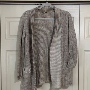 BKE Cozy Knit Cardigan in Beige-Gray